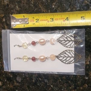 ** 3/$5 ** Earrings, pierced dangle leaves/beads w/bracelet